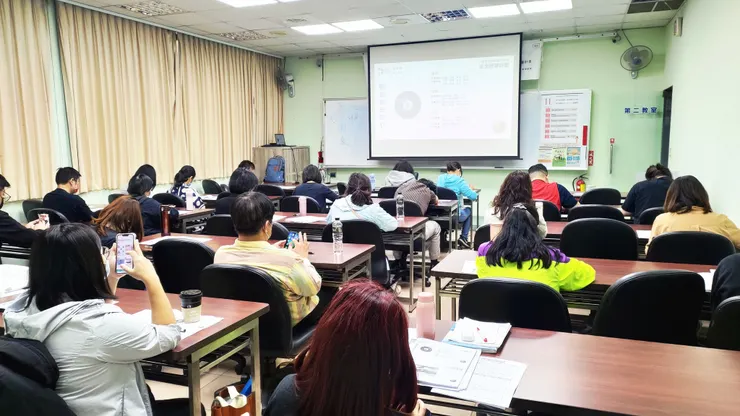 勞動部勞動力發展署桃竹苗分署正念硬筆紓壓：提筆寫出有靈魂的好字！下課時間側拍（2023）