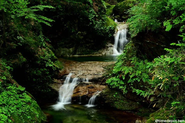 山澗的古釜瀑布