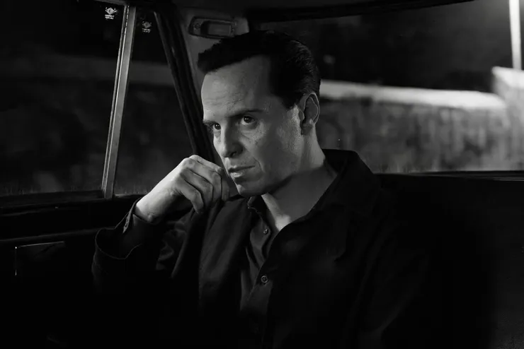 雷普利棄屍後坐計程車回到住所,圖片來源:Netflix