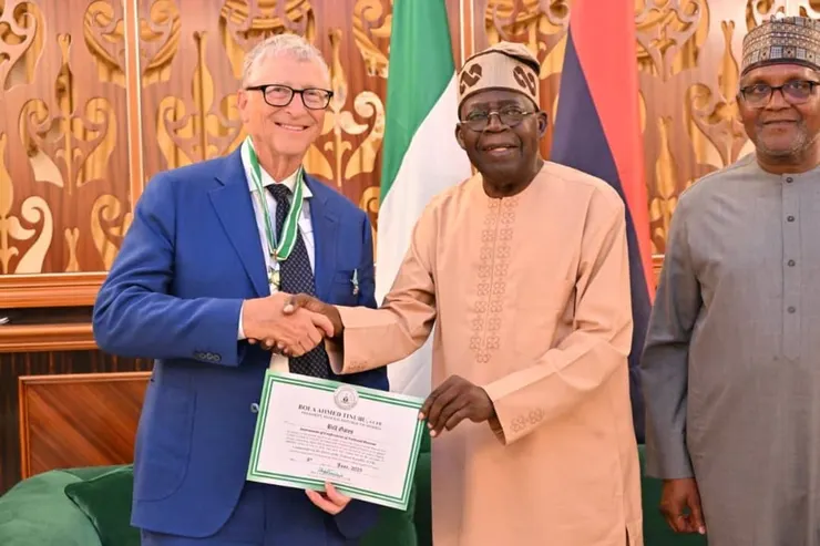 比爾・蓋茲於今年6月3日在奈及利亞拉哥斯洲際酒店獲頒最高榮譽勳章，以表彰他長期致力於改善奈及利亞人民健康與福祉所付出的努力。