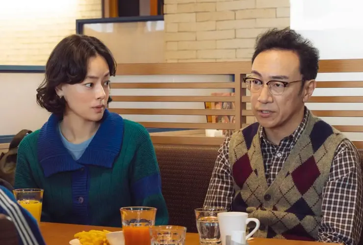 小鎮星熱點 | 評價 8.4/10  | 影劇避雷就上 awwrated.com