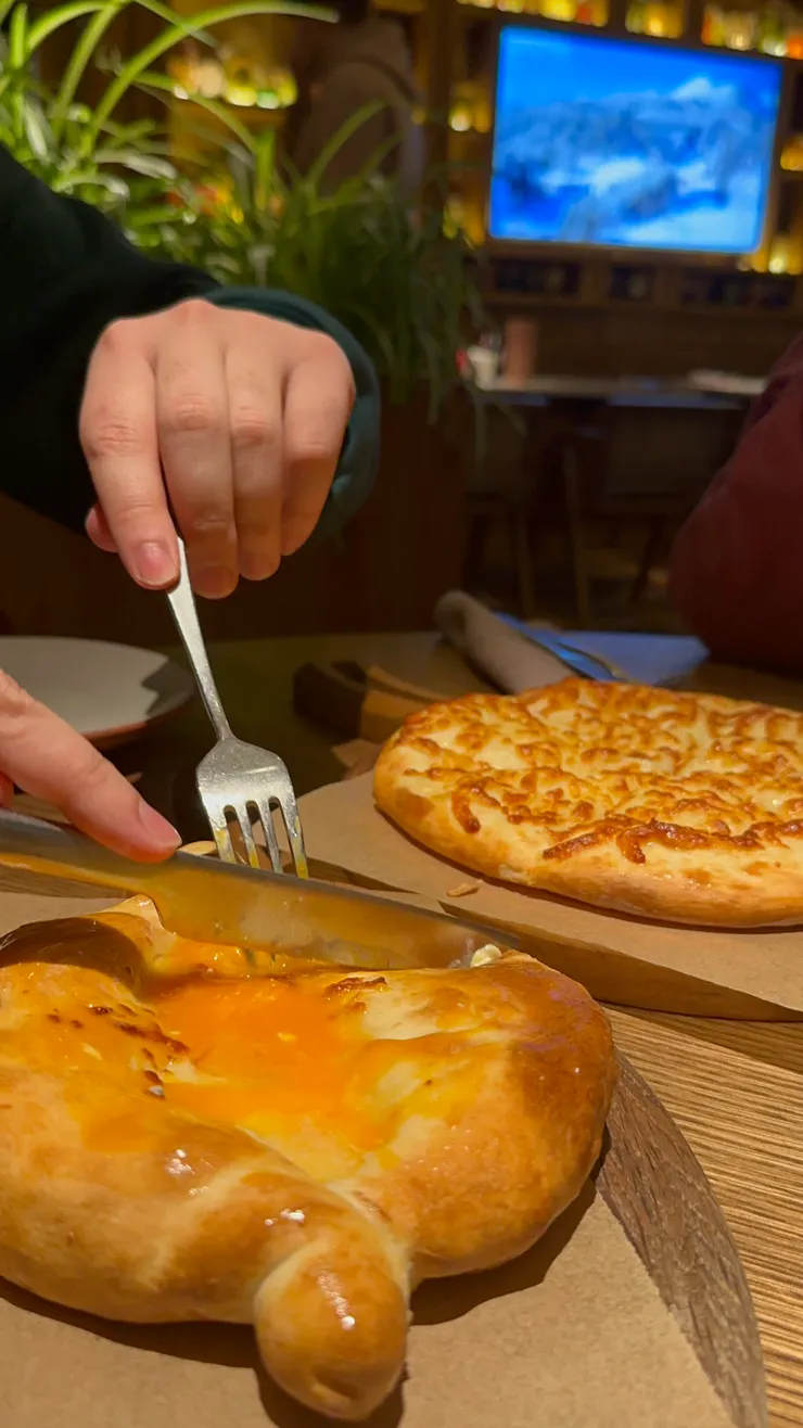 Хачапури（哈洽布列）