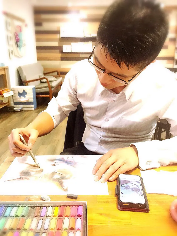 正在畫粉彩的我(好友視角)