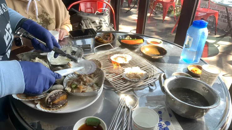 眼前烤的貝特別有fu。