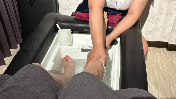 這個階段同時也會進行腿部去角質。