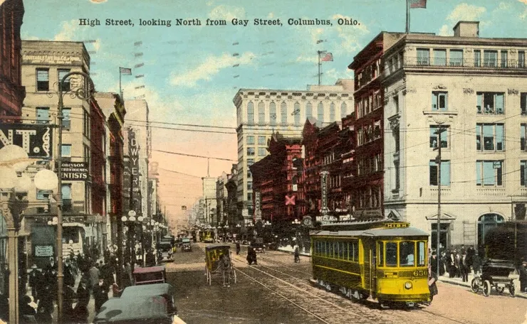 圖片擷取自WOSU｜為1918年的明信片，描繪當時AJC Columbus Railroads運行樣貌（ 僅用於評論與內容延伸，若有版權疑慮敬請來信告知。）