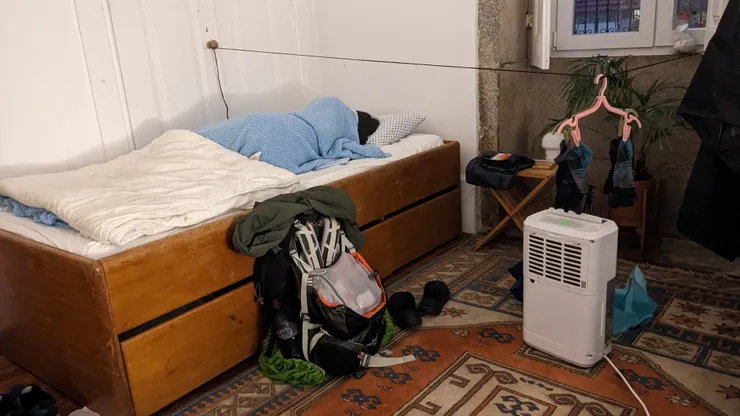 懸吊繩子跟衣架是我們自己帶的唷 www 