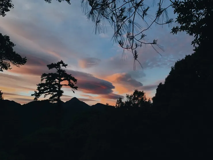 第二天早晨五點的天空