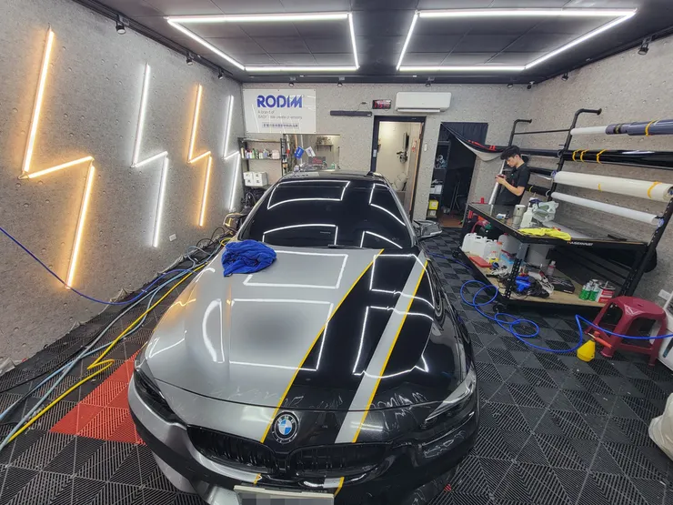 台南汽車包膜推薦【弗爾仕車體包膜】曼巴綠SKODA包膜分享│