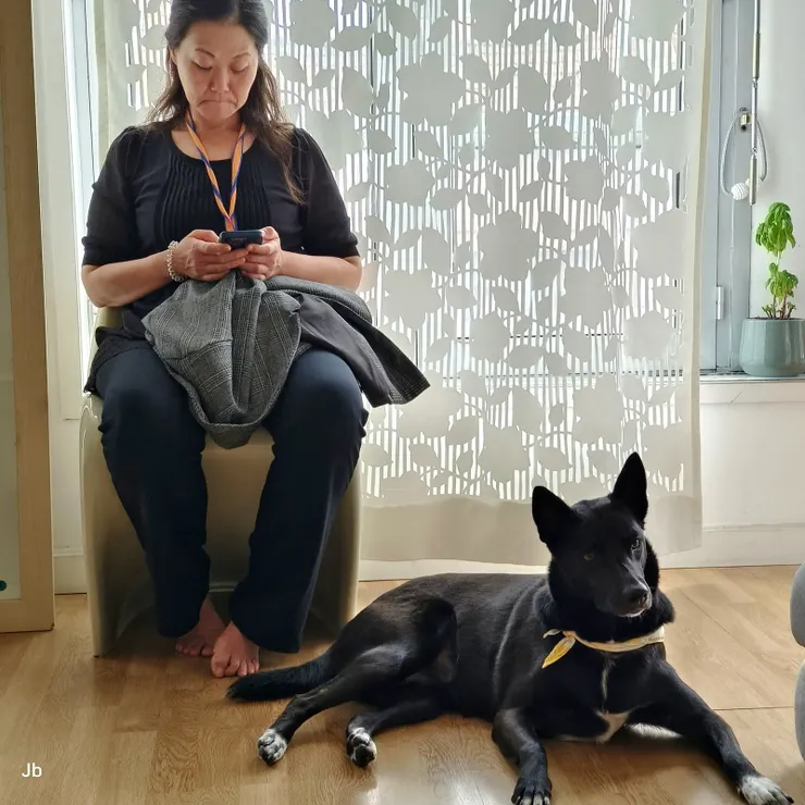 【約18：30回到怡青家，不再出門，這時天還亮著。】