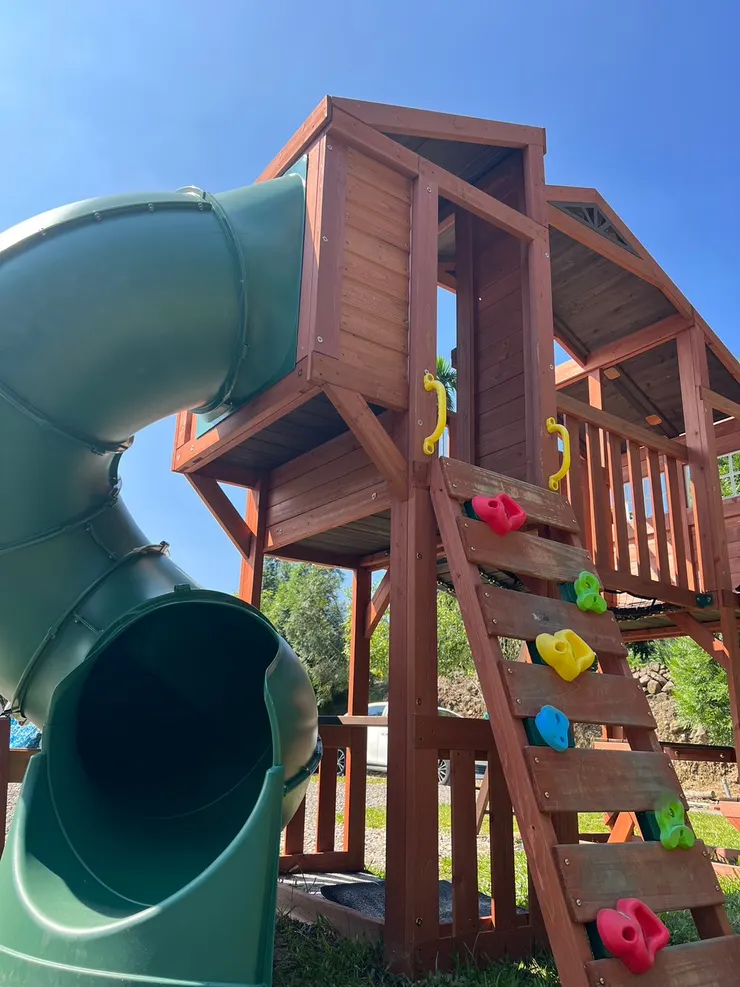 很好看的溜滑梯