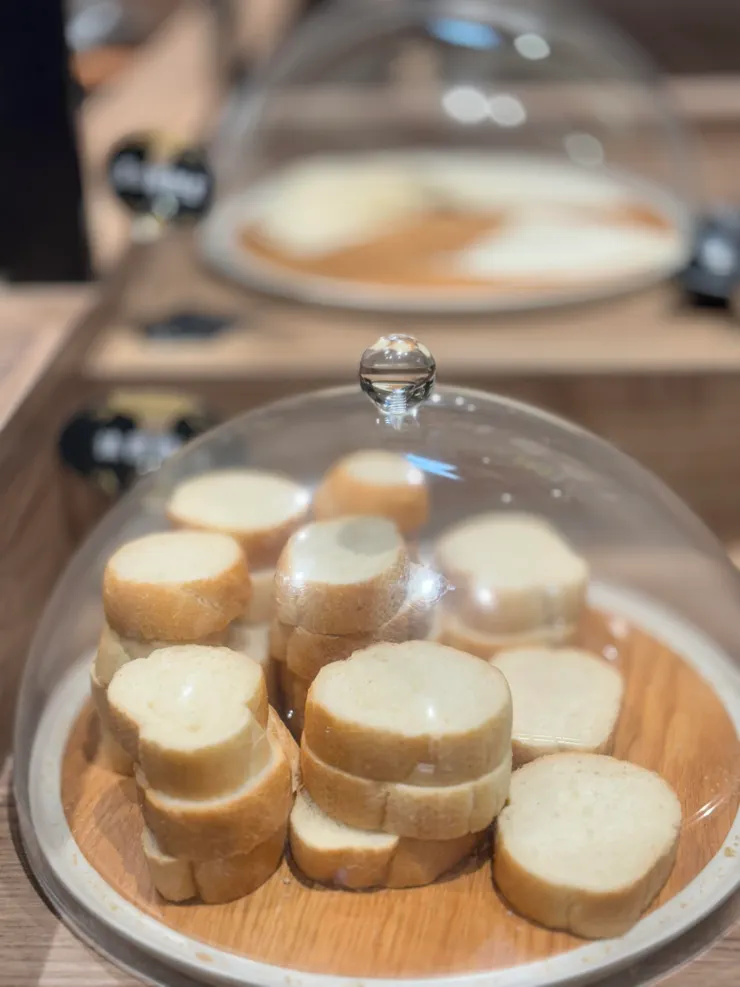 肉片配墨西哥餅皮或吐司都好吃，但吃多會增加飽足感XD