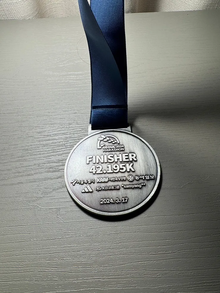 首爾馬獎牌背面