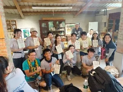 ▲致贈紀念文宣