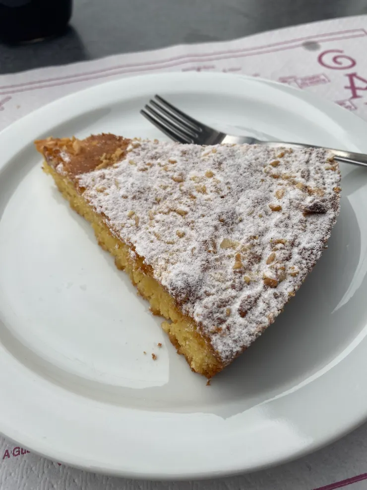 最後幾天朝聖者特餐的甜點都是這個傳統杏仁聖雅各蛋糕。