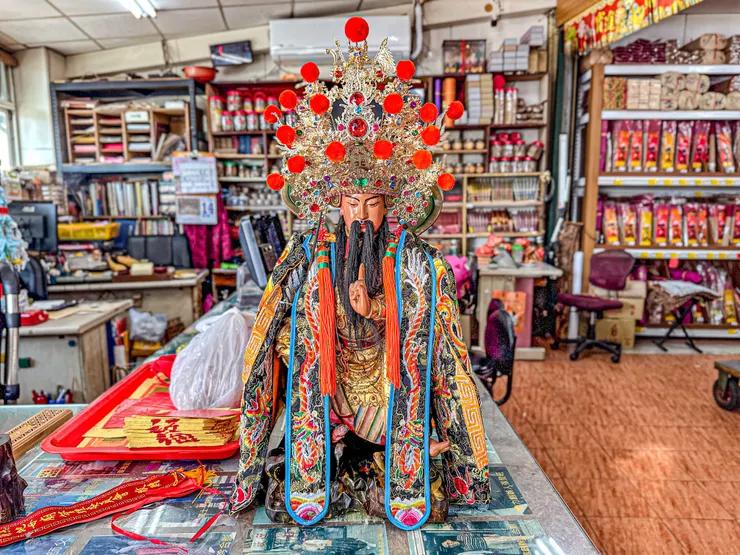 龍益行|台南佛具店・金紙店・宗教百貨・神主牌雕刻・拜拜用品 專精 神主牌雕刻與祖先牌位製作,提供佛具、金紙、神桌、拜拜用品等完整祭祀用品。 服務包含:擇日安神位、安祖先、神桌安裝,並支援 外縣市宅配,讓您安心完成祭祀。 📞 電話:06-2569113 📱 LINE:led1984 📍 地址:台南市安南區北安路二段612號 👉 Google 地圖導航:https://maps.app.goo.gl/uDjdLD8wNKH3rihN9 延伸閱讀 ➜ 龍益行在方格子文章專區 https://vocus.cc/article/68dfecd8fd8978000144cfe9