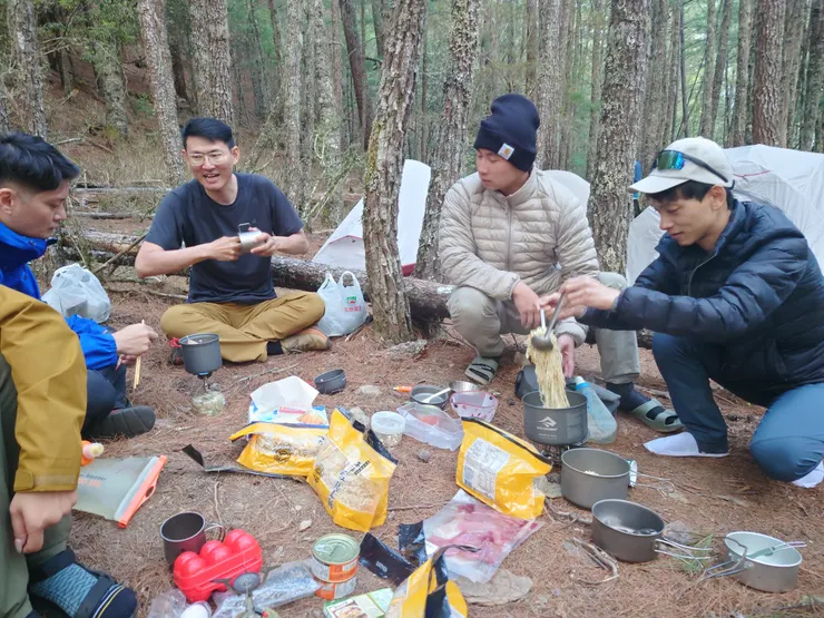 我們帶了幾包真空包松阪豬排，因為沒有冰箱，所以第一天晚餐就全部煎完吃光光