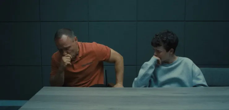 看見畫面的那一刻，艾迪本能地遠離。