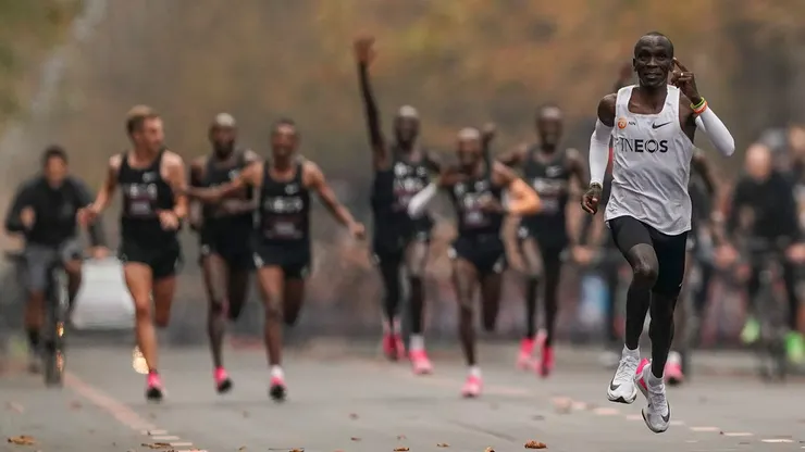 2019年，Eliud Kipchoge 創下了驚人的2小時內完賽馬拉松紀錄