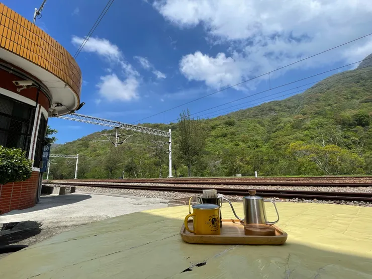 等火車時來杯咖啡吧！