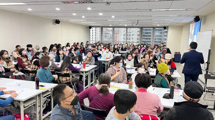 台中百人場地租借-台中CBD大樓教室租借