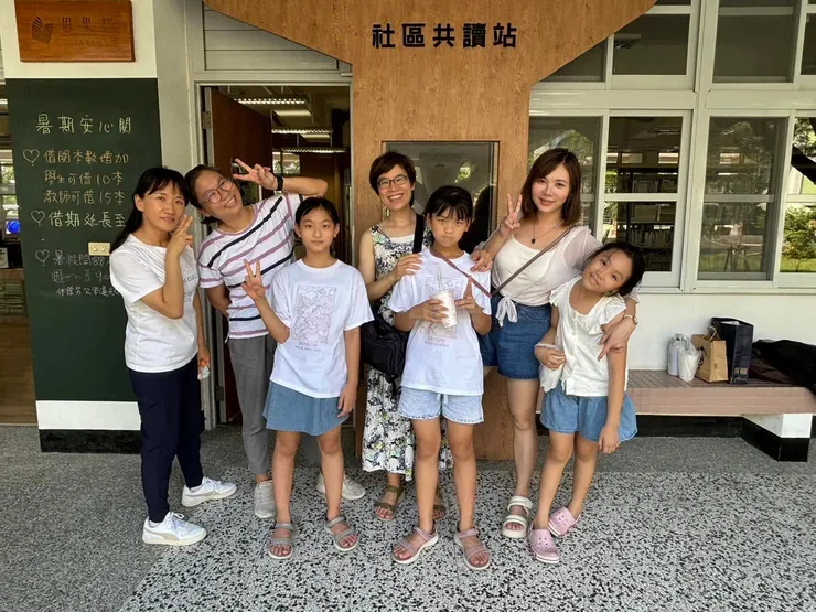 總在有些狼狽時，才想到要合照🤣🤣一群熱到不行卻笑得開心的夥伴們❤️❤️