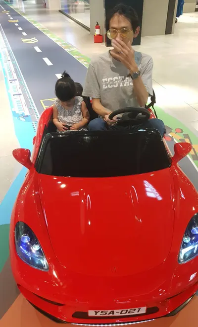 租超跑，載嫩妹來逛大街😁