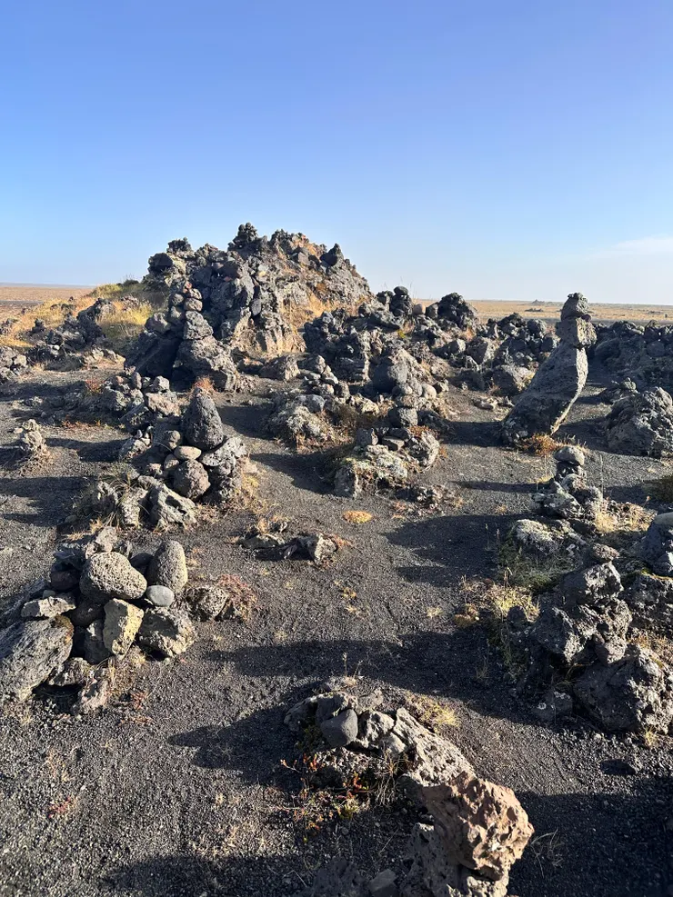 感覺晚上石頭會動。