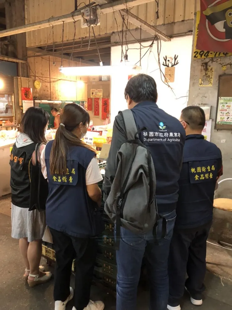 稽查雞蛋產地標示、有效日期是否正確，屬於消保官的業務。圖：法務局提供