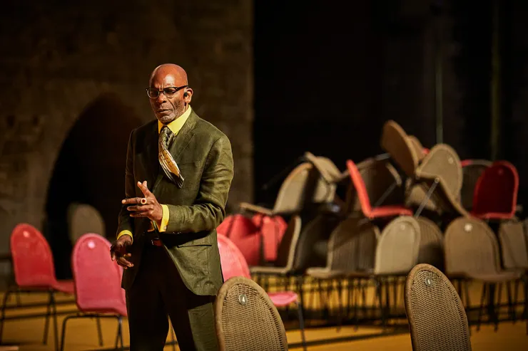 蓋耶夫,柳泊芙的哥哥。