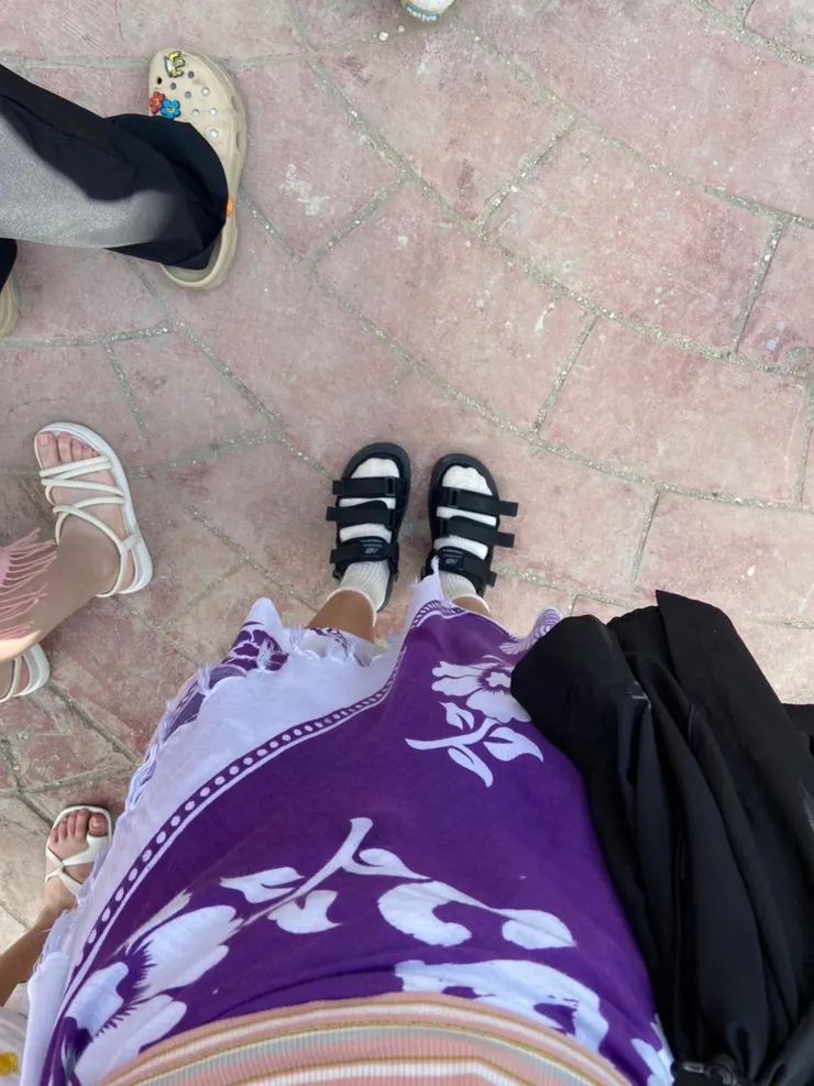 教堂有一個規定,女生不能穿短褲進去,不然就要圍起來,所以導遊給了我一條布圍