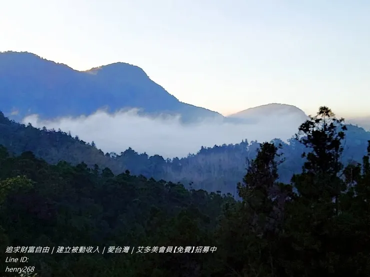 十字路車站觀景台 遠眺大凍山雲海