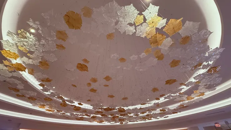 楓丹白露的天花板也有琉璃裝飾