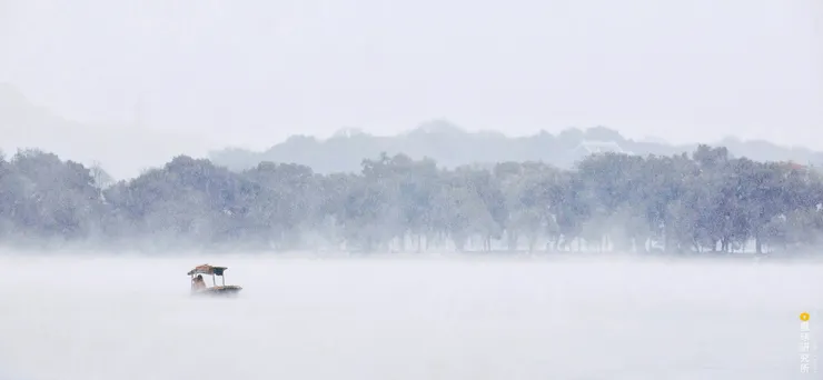妳總稱讚我整理資料非常快速，以及我很會挑照片。