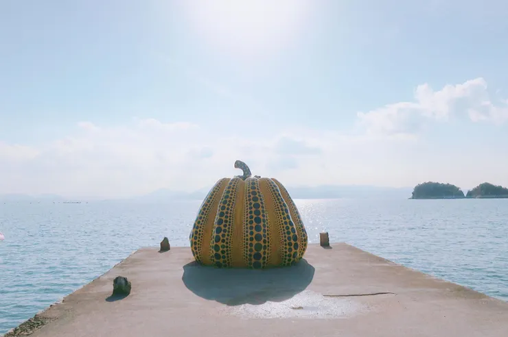 直島的代表地標，草間彌生的黃南瓜