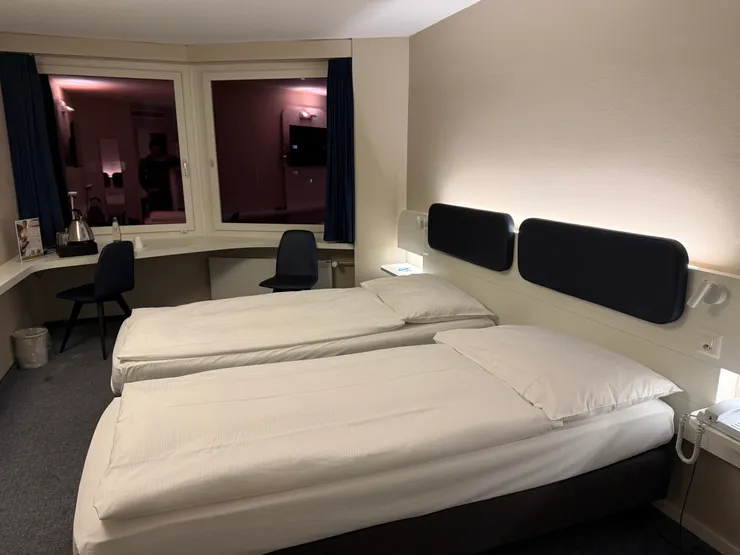 機場旁飯店，每晚3200台幣