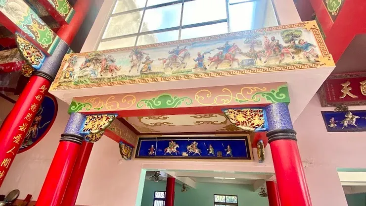 殿內彩繪藝術精湛（圖片截圖於網路）