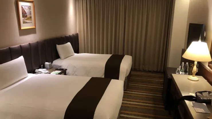 雙人房，四人房大一些而已