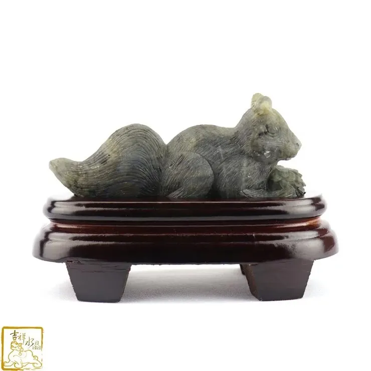 拉長石松鼠 281g 增強體力