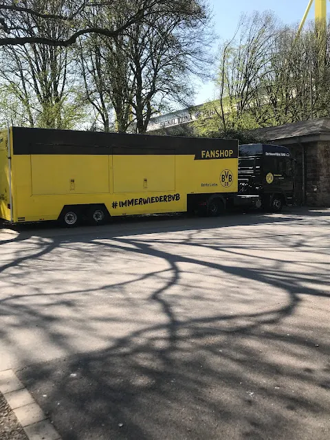 【德國旅遊】球場參觀(1) 多特蒙德(Borussia Dortmund)主場Signal Iduna Park不專業球迷參觀心得