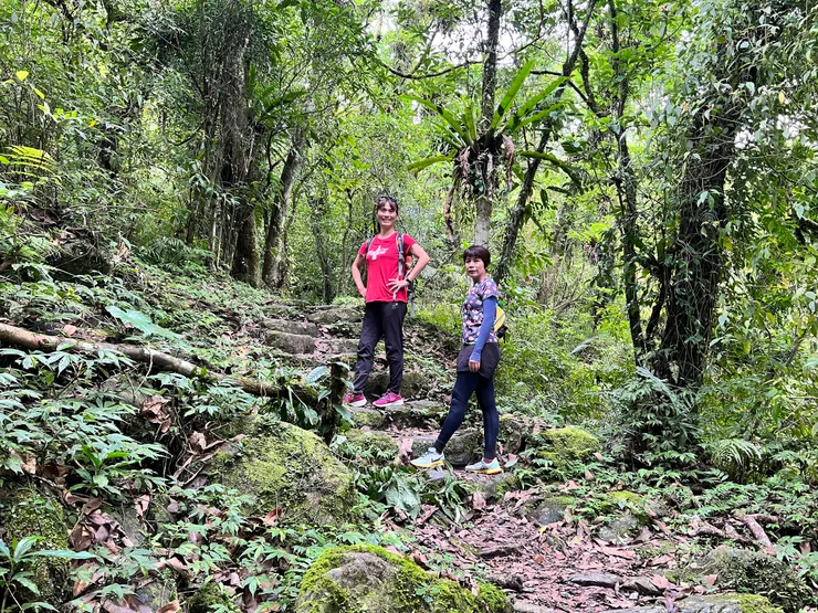 再往上走一段快到終點了