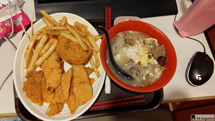 香菇雞肉泡飯與炸拼