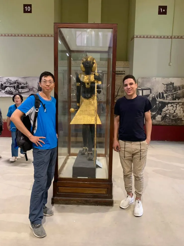 埃及大學生對漢語有興趣想去中國留學，很親切的大男孩