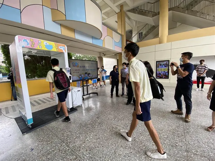 台中西屯安和國中防疫門