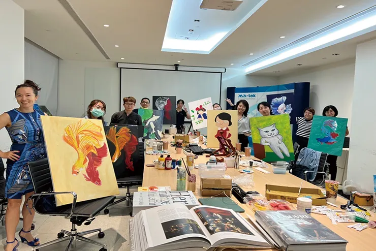 閎康繪畫社提供社內學員照片