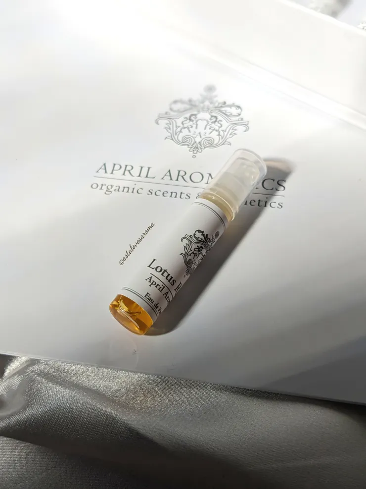 Lotus Rising 蓮之韻