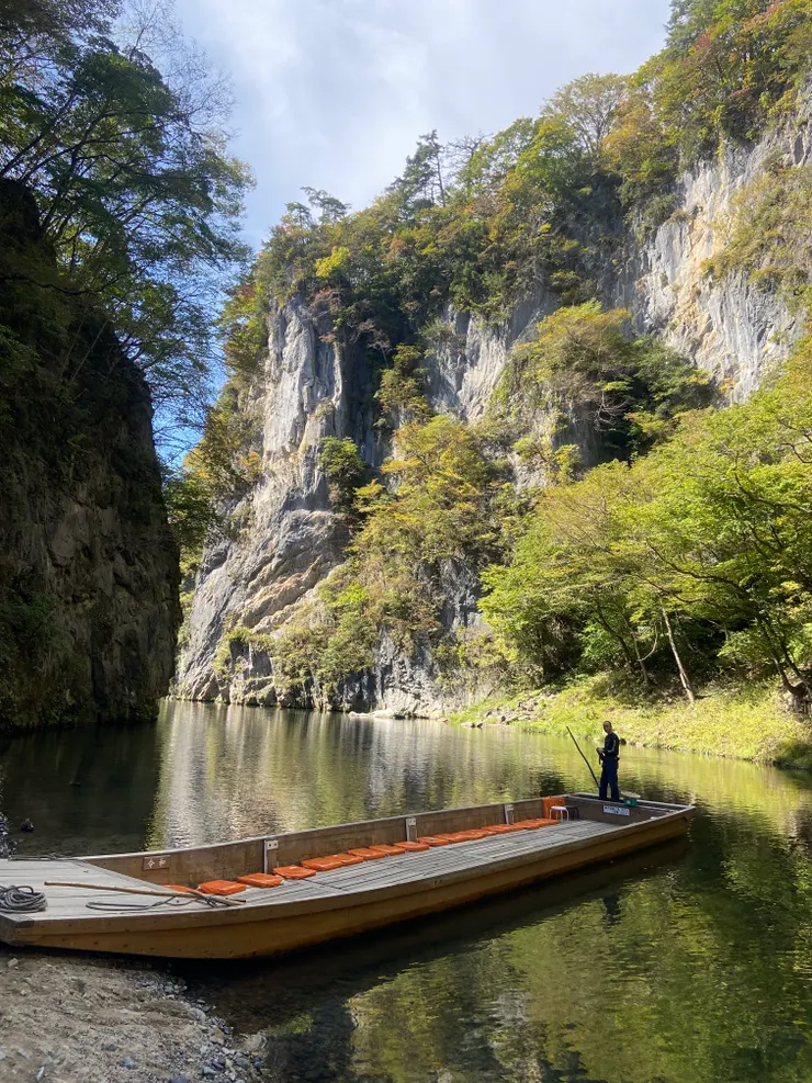 猊鼻溪遊船上，不戴口罩的旅客居多