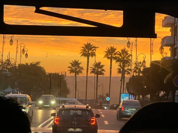 車上觀賞日出中