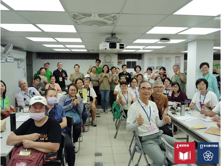 講師群與夥伴們於課末的大合照,結束了一整天技術量滿滿的課程