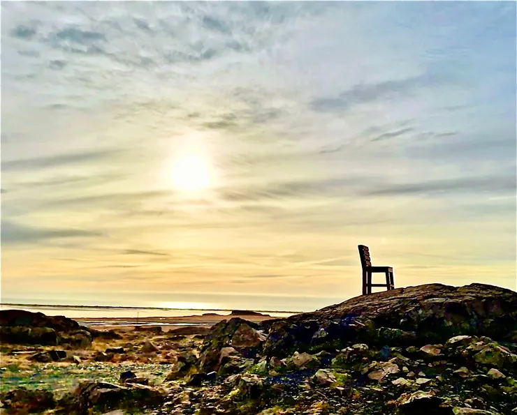 冰島紅椅子(旅友秋燕提供)